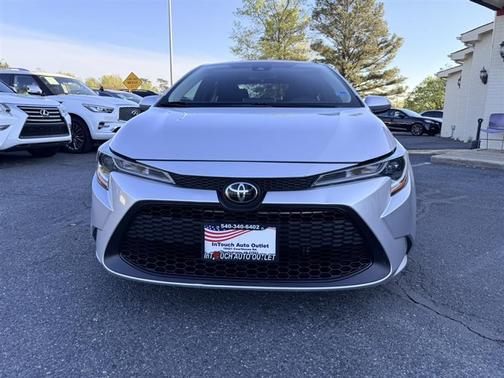 Classic Silver Metallic 2021 Toyota Corolla LE