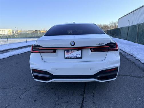 2021 BMW 740 740i