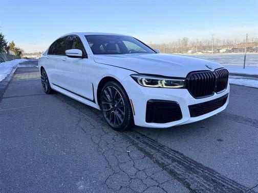 2021 BMW 740 740i