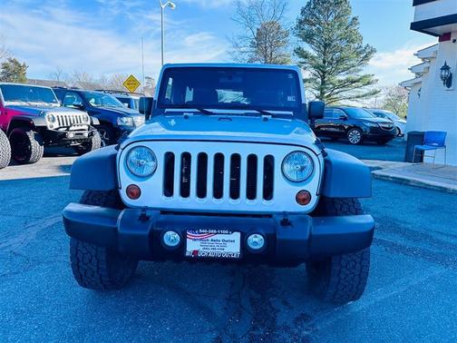 Photo 2 of 35 of 2012 Jeep Wrangler Unlimited Rubicon