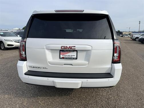 White 2016 GMC Yukon XL SLT