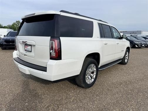 White 2016 GMC Yukon XL SLT