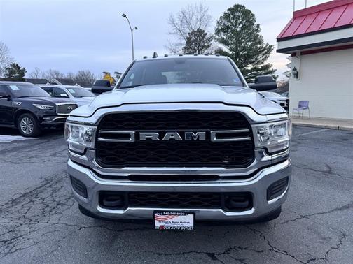 2022 RAM 3500 Tradesman Crew Cab 4x4 8' Box