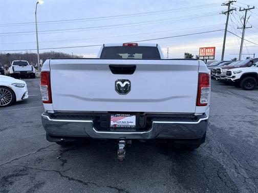 2022 RAM 3500 Tradesman Crew Cab 4x4 8' Box