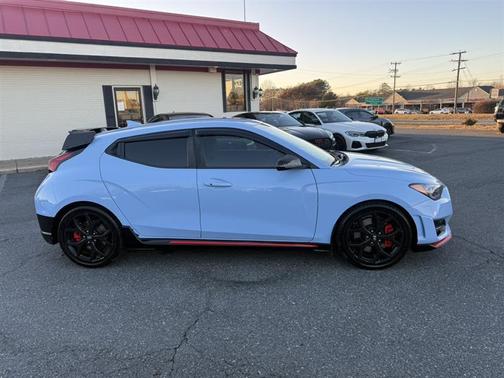 2019 Hyundai Veloster Base