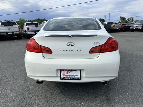 Moonlight White 2013 INFINITI G37x Base