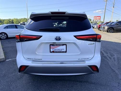 Blizzard Pearl 2021 Toyota Highlander Hybrid Platinum