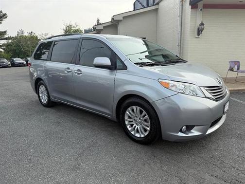 2017 Toyota Sienna XLE