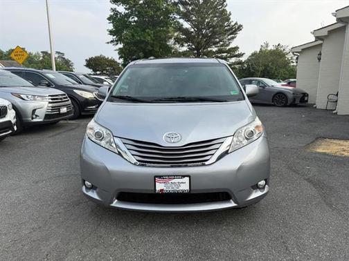 2017 Toyota Sienna XLE
