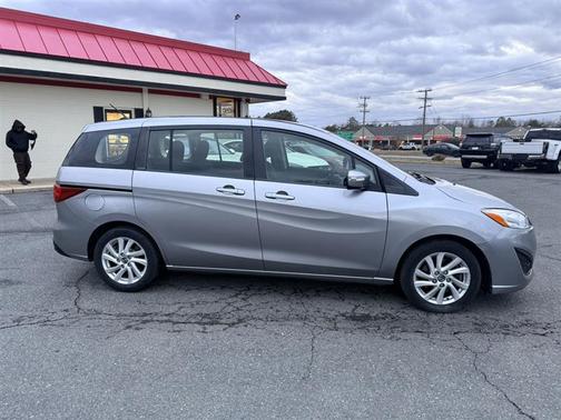 2015 Mazda Mazda5 Sport