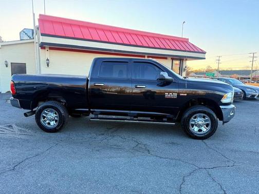 2017 RAM 2500 SLT Crew Cab 4x4 6'4' Box