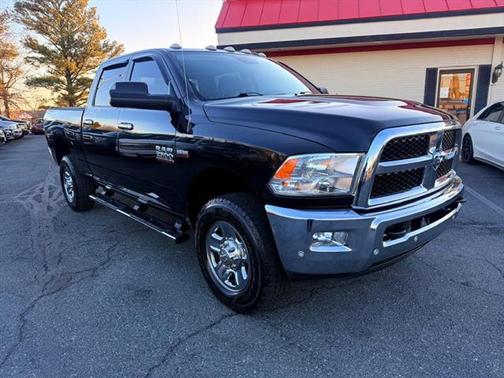 2017 RAM 2500 SLT Crew Cab 4x4 6'4' Box