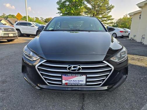2018 Hyundai ELANTRA SE
