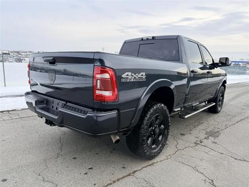 2019 RAM 2500 Laramie Crew Cab 4x4 6'4' Box
