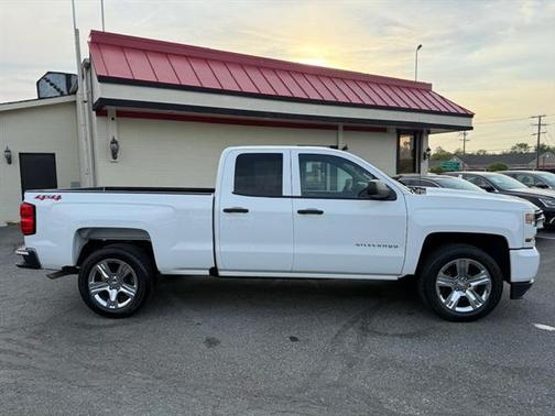 2018 Chevrolet Silverado 1500 Custom