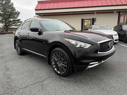 2017 INFINITI QX70 Base