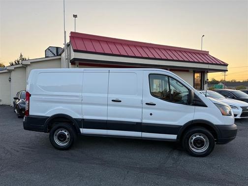 2017 Ford Transit-250 Base