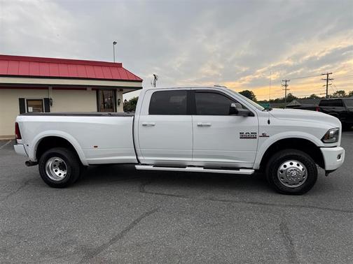 2018 RAM 3500 Laramie Crew Cab 4x4 8' Box