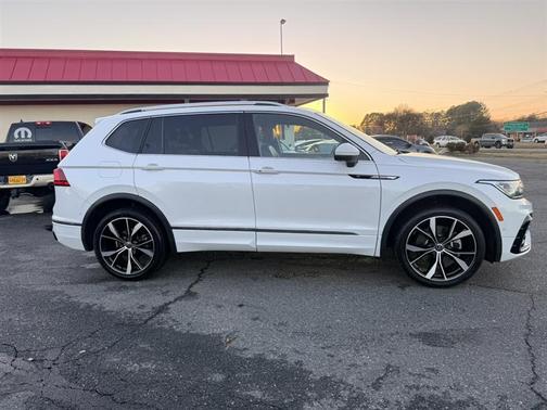 2022 Volkswagen Tiguan 2.0T SEL R-Line 4MOTION