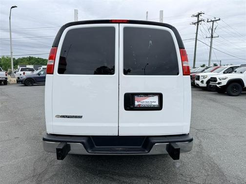 Summit White 2020 Chevrolet Express 2500 LT