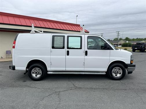 Summit White 2020 Chevrolet Express 2500 LT