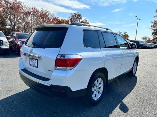 2011 Toyota Highlander SE