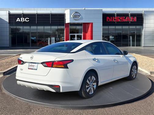 2025 Nissan Altima S FWD