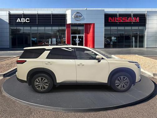 2022 Nissan Pathfinder SV 2WD
