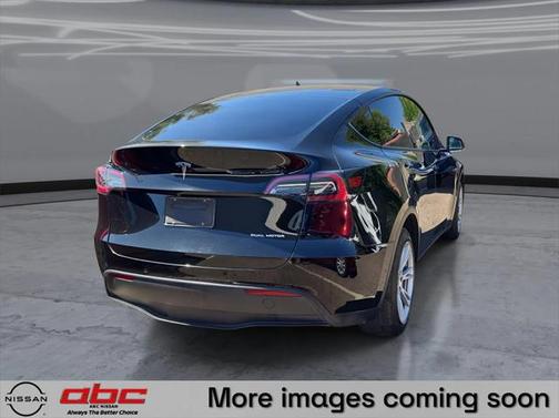 2022 Tesla Model Y Long Range Dual Motor All-Wheel Drive