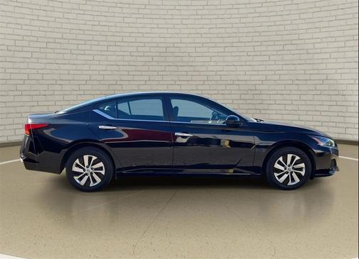 2023 Nissan Altima S FWD