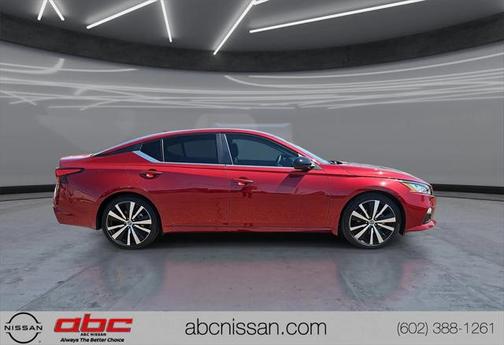 2022 Nissan Altima SR FWD