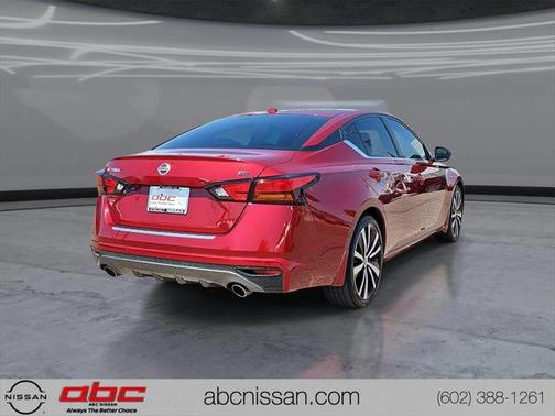 2022 Nissan Altima SR FWD