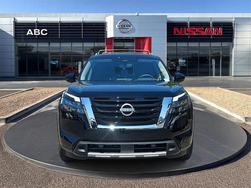 2025 Nissan Pathfinder SL FWD