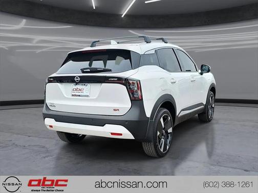 2025 Nissan Kicks SR