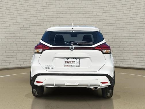 2025 Nissan Kicks S