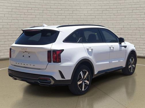 Glacial White Pearl 2022 Kia Sorento S