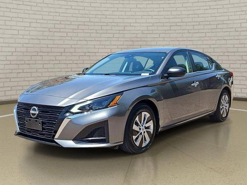 Gun Metallic 2025 Nissan Altima S FWD