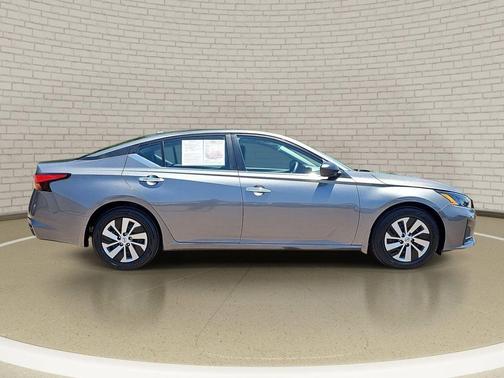 Gun Metallic 2025 Nissan Altima S FWD