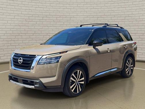 Baja Storm/Super Black Roof 2024 Nissan Pathfinder Platinum FWD