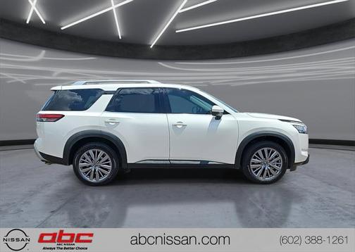 2023 Nissan Pathfinder SL FWD
