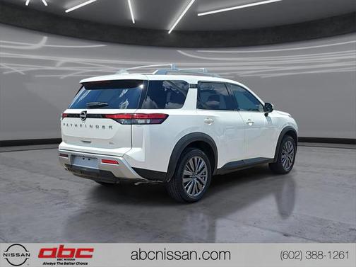 2023 Nissan Pathfinder SL FWD