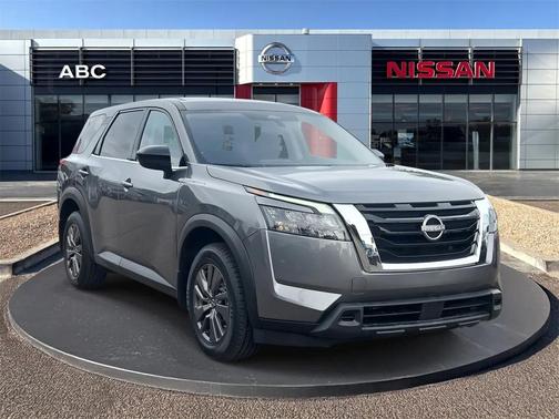 2023 Nissan Pathfinder S FWD