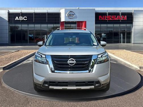 2024 Nissan Pathfinder Platinum FWD