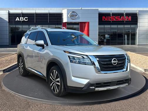 2024 Nissan Pathfinder Platinum FWD