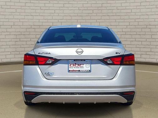 Brilliant Silver Metallic 2024 Nissan Altima 2.5 SV