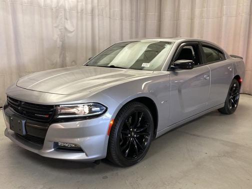 Photo 4 of 31 of 2018 Dodge Charger R/T