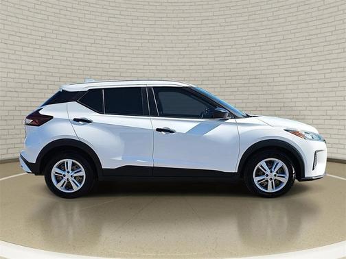 2021 Nissan Kicks S