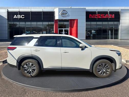 2022 Nissan Pathfinder SV 2WD