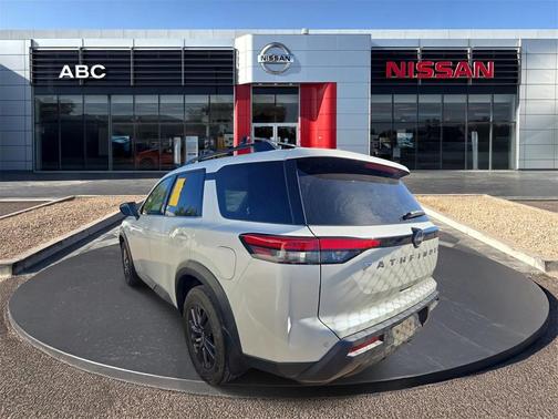 2022 Nissan Pathfinder SV 2WD