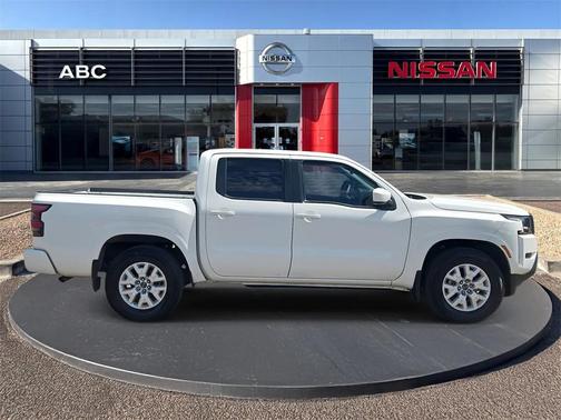 2022 Nissan Frontier SV